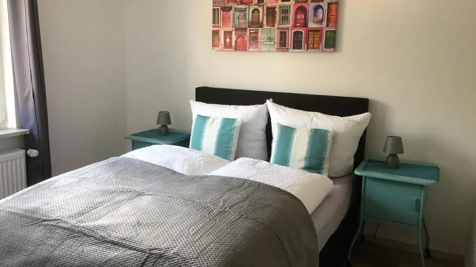 Doppelzimmer mit eigenem Bad in der Pension am Burggraben, Hinte