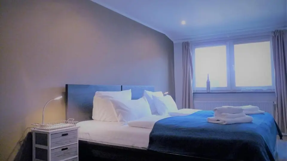 Dreibettzimmer mit Dusche in der Pension am Burggraben, Hinte
